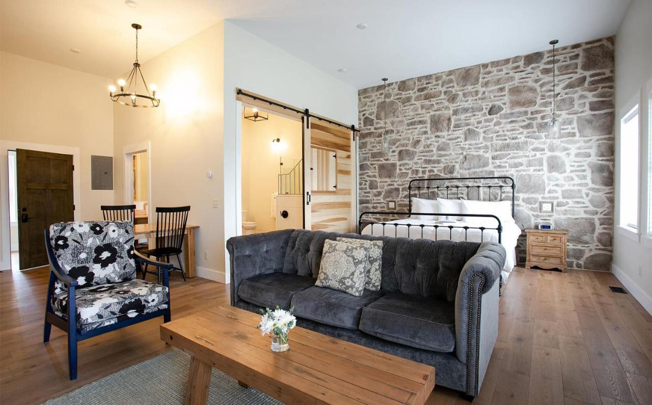 Farmhouse Suites By Amish Country Lodging Millersburg Extérieur photo